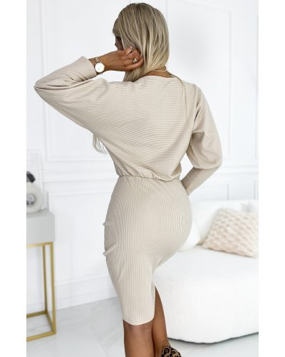 Rochie midi tricotata mulata din acryl bej mulata cu maneca lunga Kamari Rochii tricotate, Rochie midi tricotata mulata din acryl bej mulata cu maneca lunga Kamari - jojofashion.ro