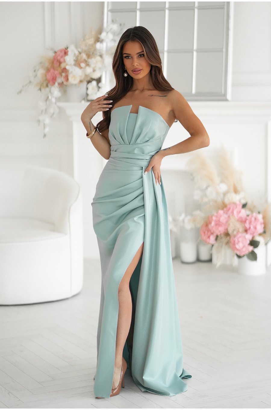 Rochie eleganta lunga menta cu glitter mulata cu umeri goi Luxurious 1 - jojofashion.ro