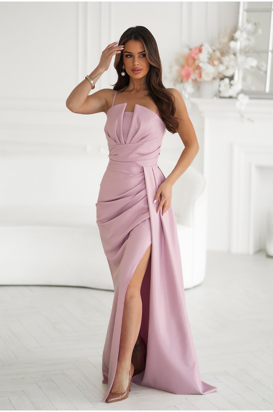 Rochie eleganta lunga roz pudra cu glitter mulata cu umeri goi Luxurious 2 - jojofashion.ro