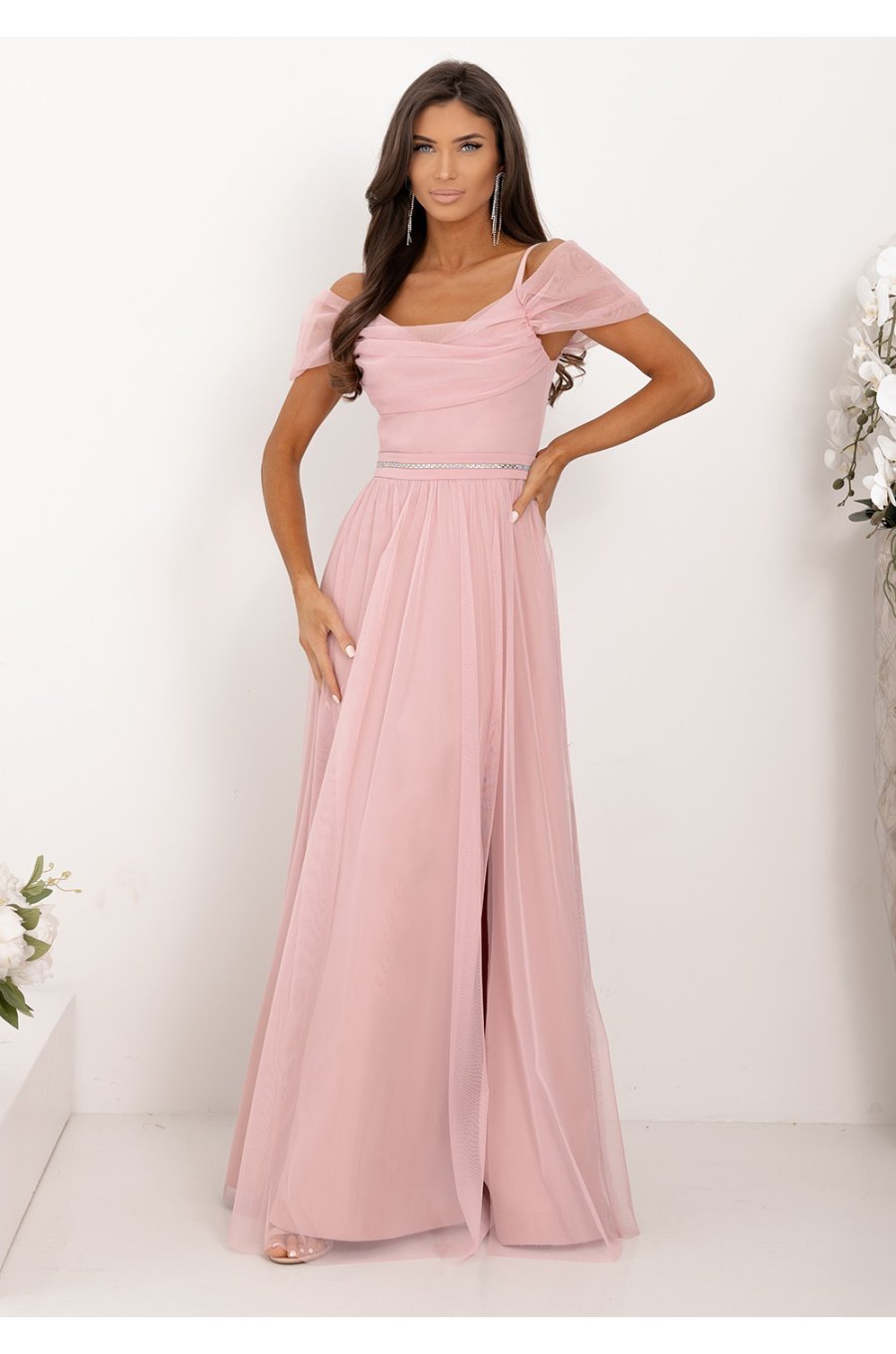 Rochie eleganta lunga tulle roz pudra cu umerii goi vaporoasa KiaraW 1 - jojofashion.ro