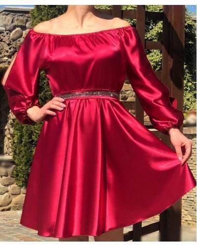 Rochie scurta rosie din satin babydoll cu umerii goi Calirroe  Rochii satin, Rochie scurta rosie din satin babydoll cu umerii goi Calirroe  - jojofashion.ro