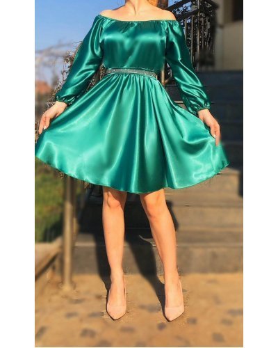 Rochie scurta din satin verde babydoll cu umerii goi Calirroe  Rochii satin, Rochie scurta din satin verde babydoll cu umerii goi Calirroe  - jojofashion.ro