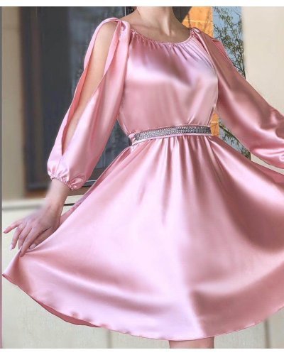 Rochie scurta din satin roz babydoll cu umerii goi Calirroe  Rochii satin, Rochie scurta din satin roz babydoll cu umerii goi Calirroe  - jojofashion.ro