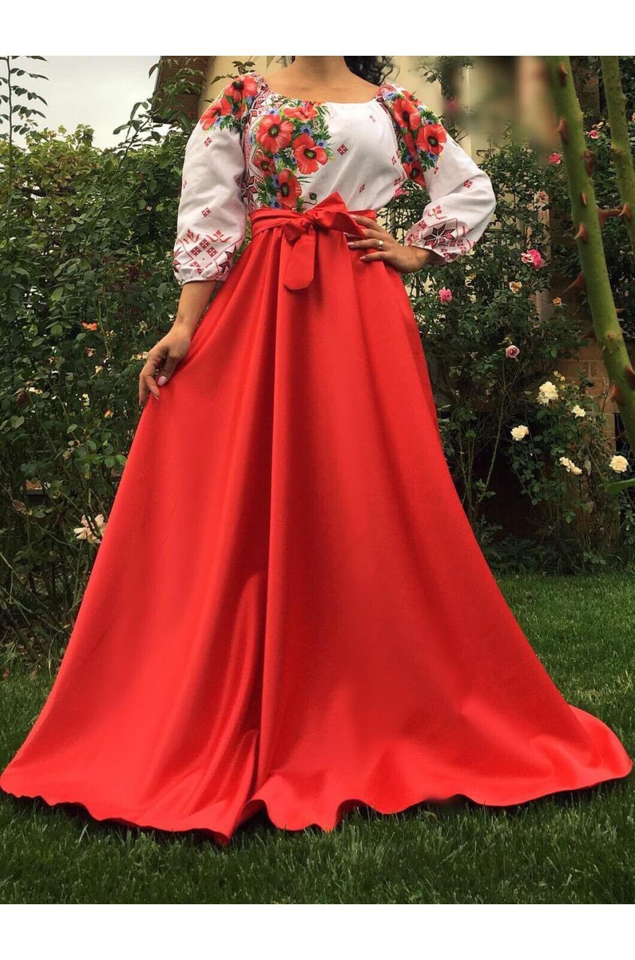 Rochie traditionala lunga din tafta rosie cu maci Anna 1 - jojofashion.ro
