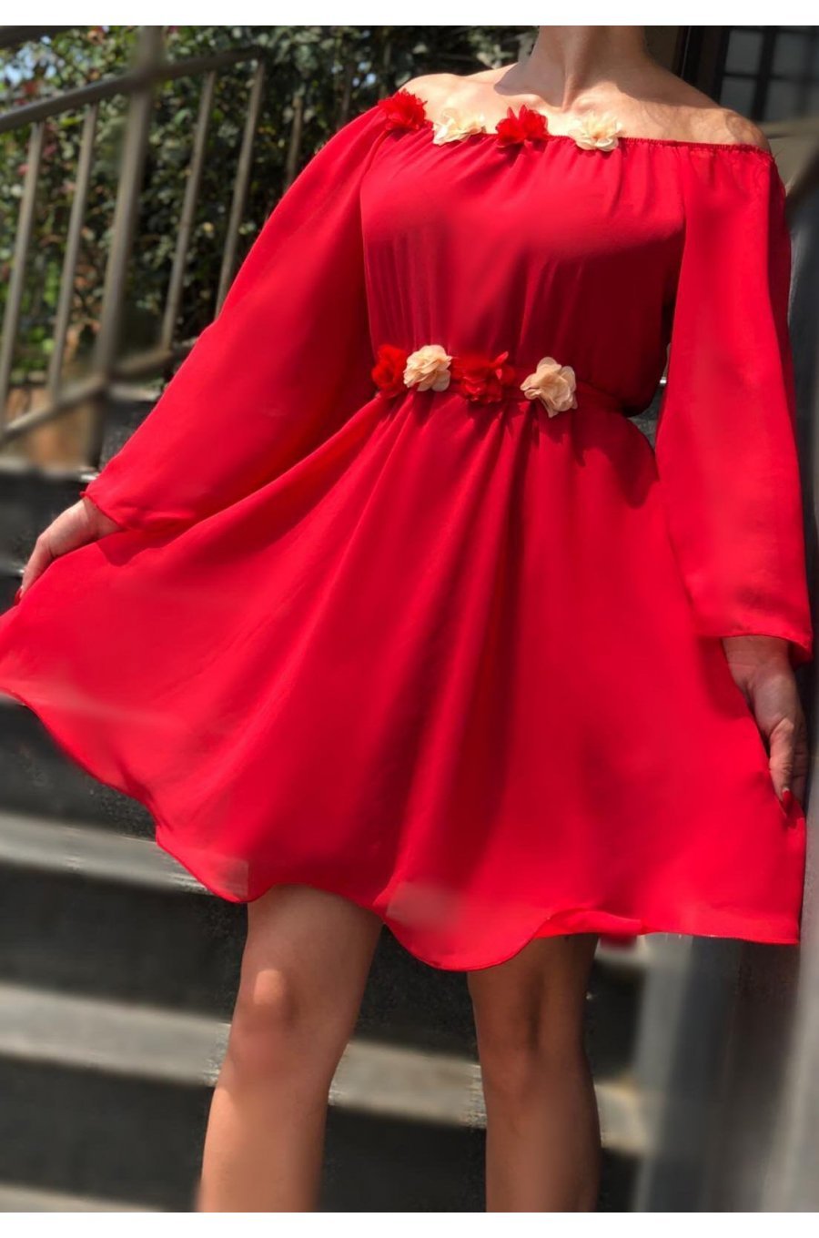 Rochie scurta rosie din voal vaporoasa cu maneca lunga Raisa 1 - jojofashion.ro