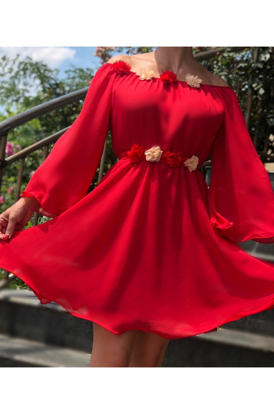 Rochie scurta rosie din voal vaporoasa cu maneca lunga Raisa 2 - jojofashion.ro