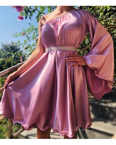 Rochie baby doll din satin roz cu maneca lunga Melike  Rochii de Ocazie Elegante, Rochie baby doll din satin roz cu maneca lunga Melike  - jojofashion.ro