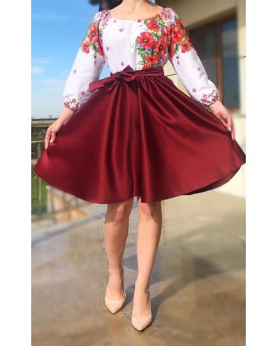 Rochie traditionala midi din tafta burgundy cu maci Azra Rochii burgundy, Rochie traditionala midi din tafta burgundy cu maci Azra - jojofashion.ro