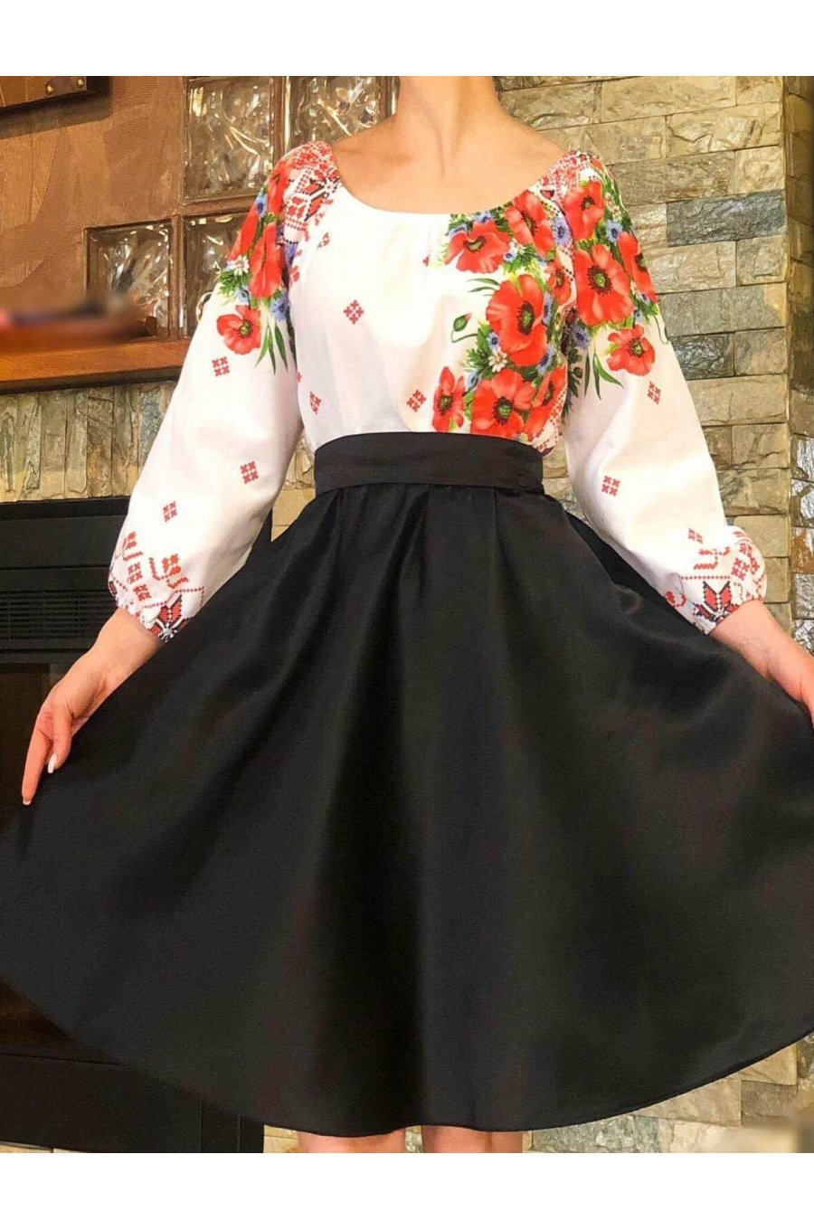 Rochie midi traditionala din tafta neagra cu maci Azra 1 - jojofashion.ro