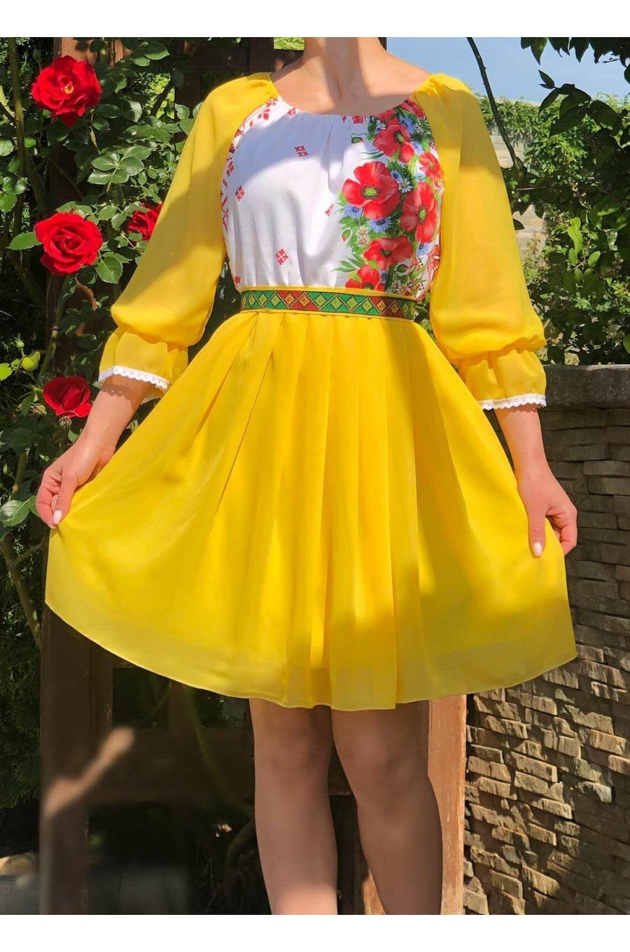 Rochie scurta galbena cu maci din voal cu motive traditionale Loredana 1 - jojofashion.ro