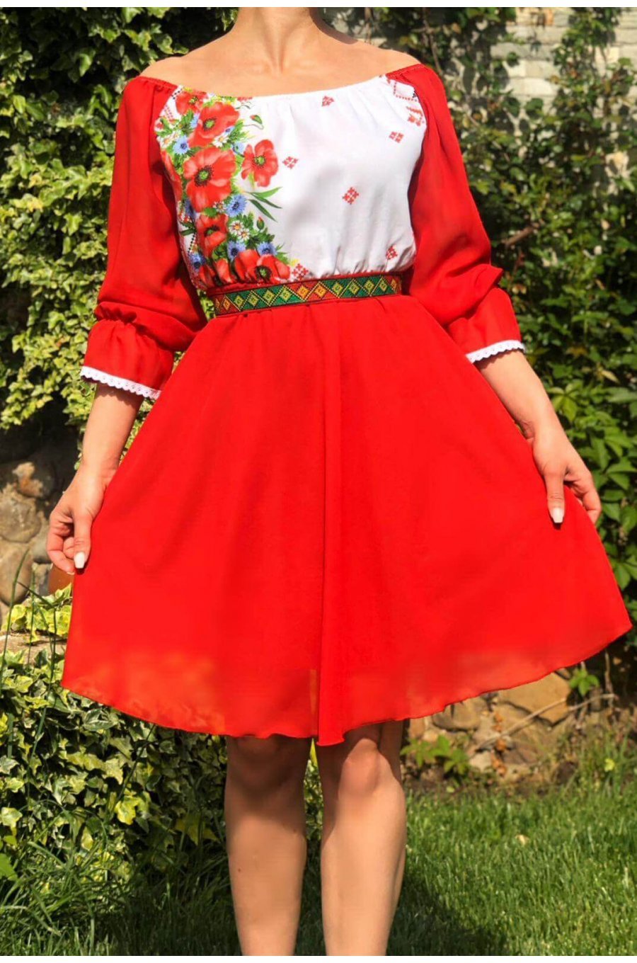 Rochie scurta rosie cu maci din voal cu motive traditionale Loredana 1 - jojofashion.ro