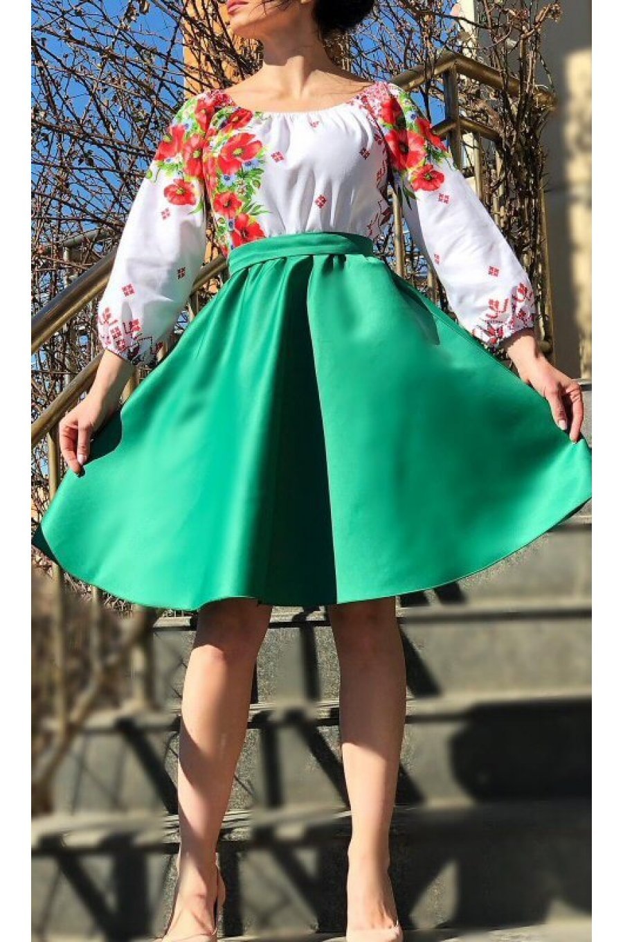 Rochie traditionala midi tafta verde cu maci rosii Azra 2 - jojofashion.ro
