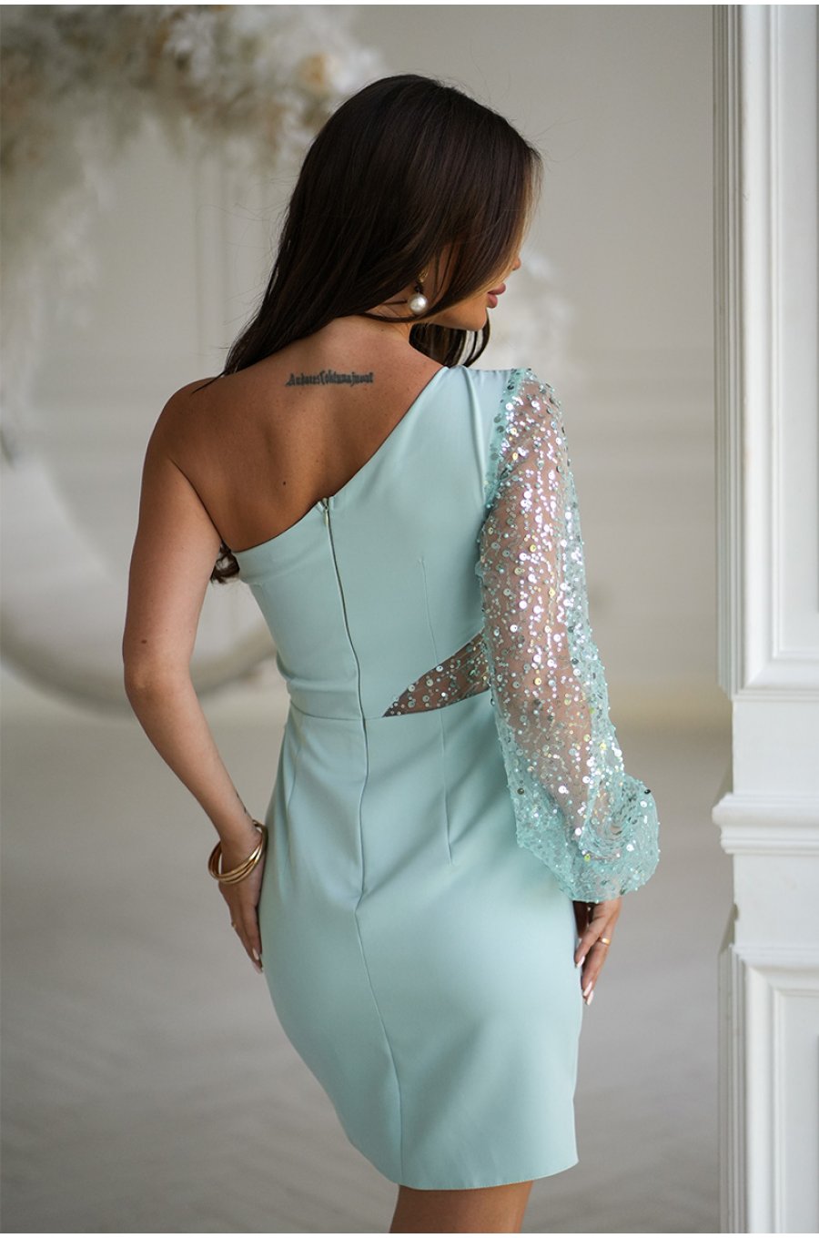 Rochie scurta menta cu paiete pe maneca si un umar gol Seduction 2 - jojofashion.ro