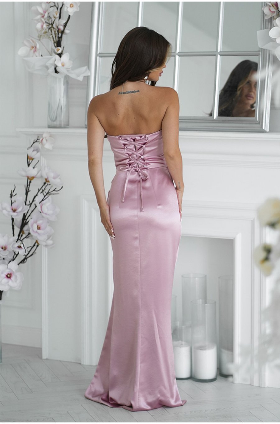 Rochie eleganta lunga din satin roz pudra mulata cu umerii goi si trandafir pe bust GlamourB 2 - jojofashion.ro