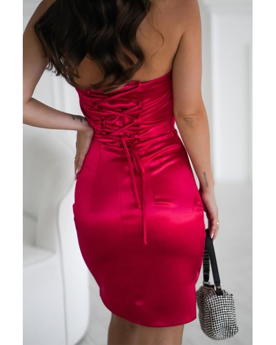 Tinute de club, Rochie rosie din satin scurta mulata cu umerii goi si trandafir pe bust GlamyLuxe - jojofashion.ro