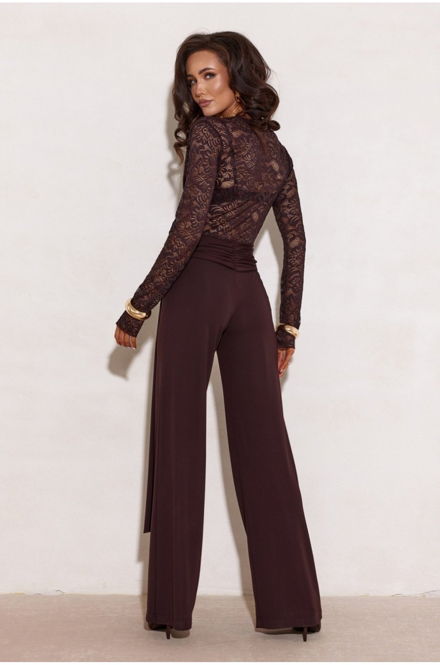 Salopeta eleganta evazata maro cu dantela pe bust MyraR 2 - jojofashion.ro