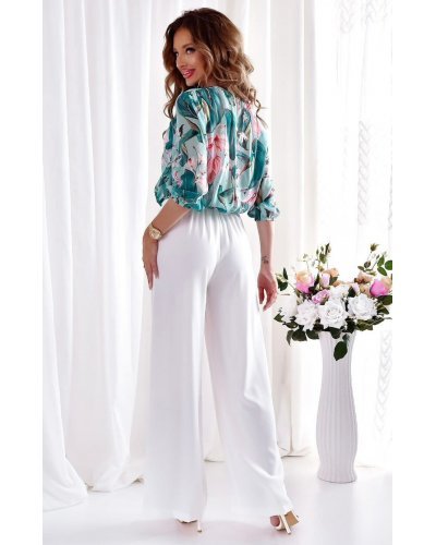 Salopete dama, Salopeta eleganta evazata, alba, cu flori turcoaz pe bust, Latoya - jojofashion.ro