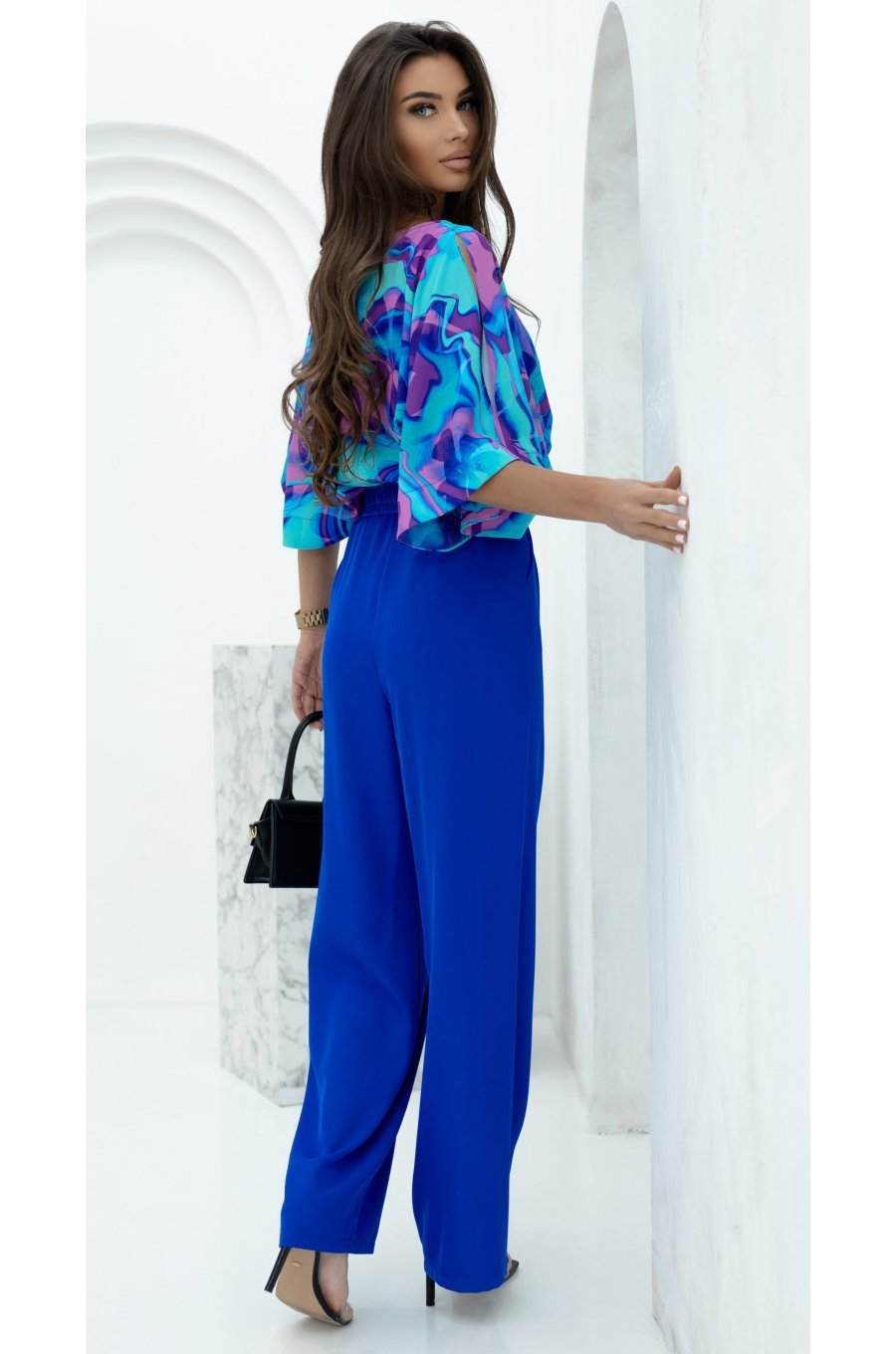 Salopeta eleganta evazata, albastra, cu print multicolor pe bust, Deena 3 - jojofashion.ro