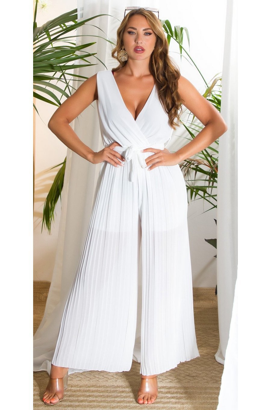 Salopeta dama eleganta evazata, plisata, alba, petrecuta, Shanya Salopeta dama eleganta evazata, plisata, alba, petrecuta, Shanya 1 - jojofashion.ro