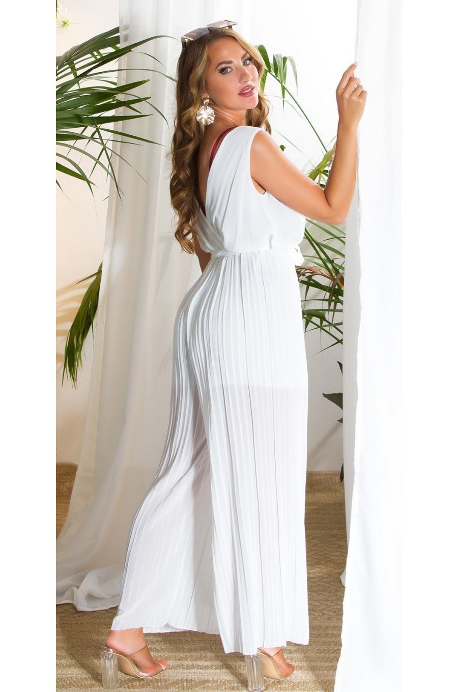 Salopeta dama eleganta evazata, plisata, alba, petrecuta, Shanya Salopeta dama eleganta evazata, plisata, alba, petrecuta, Shanya 2 - jojofashion.ro