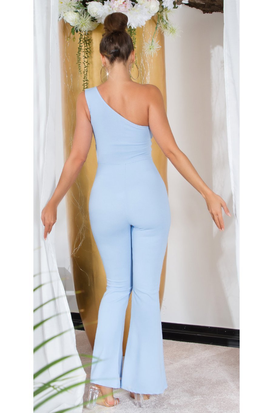 Salopeta dama evazata, baby blue, cu un umar gol, Kinza Salopeta dama evazata, baby blue, cu un umar gol, Kinza 2 - jojofashion.ro