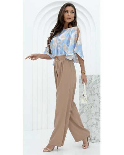 Salopeta dama evazata eleganta, bej, cu print bleu pe bust, Deena Salopete dama, Salopeta dama evazata eleganta, bej, cu print bleu pe bust, Deena - jojofashion.ro