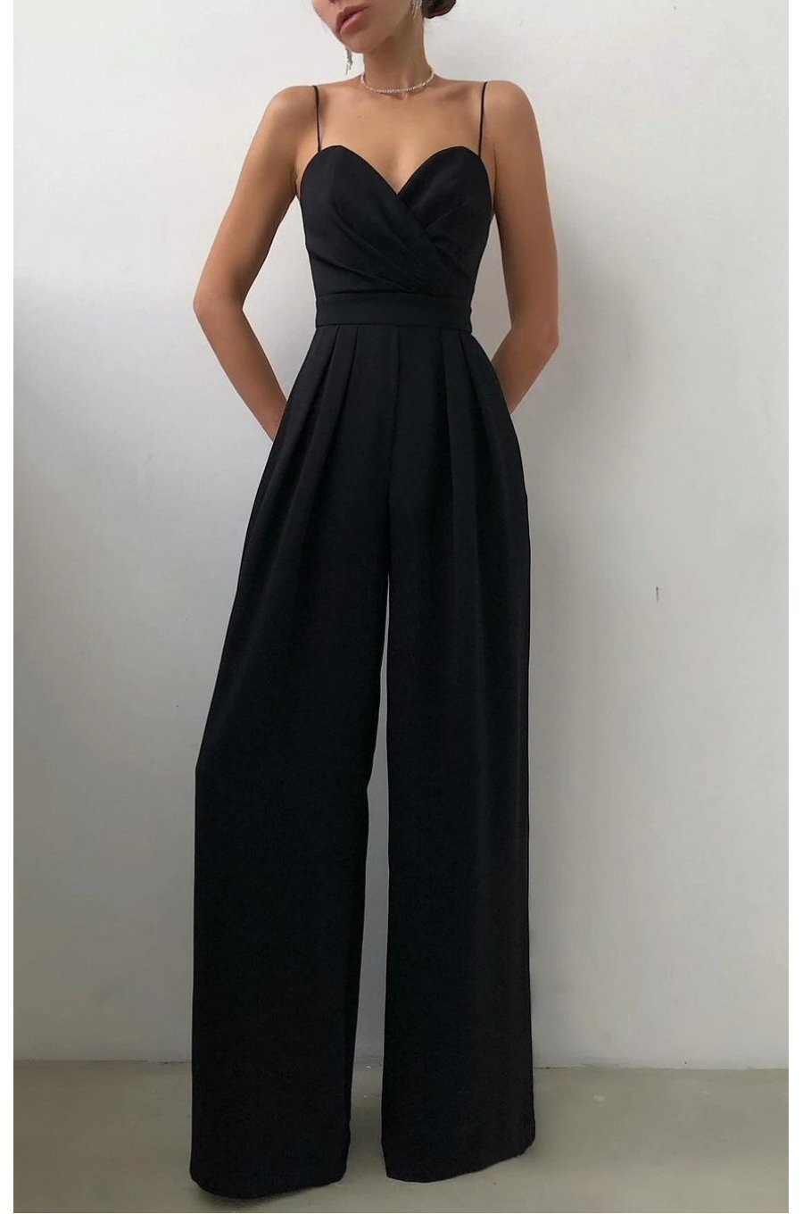 Salopeta eleganta evazata neagra Kaya Salopeta eleganta evazata neagra Kaya 1 - jojofashion.ro