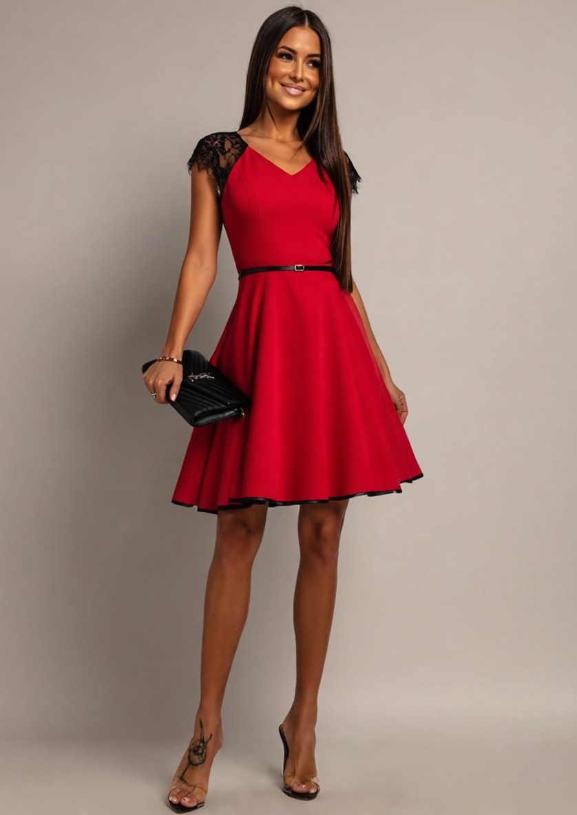 Rochie rosie scurta in clos cu maneca scurta din dantela neagra si curea Sadira