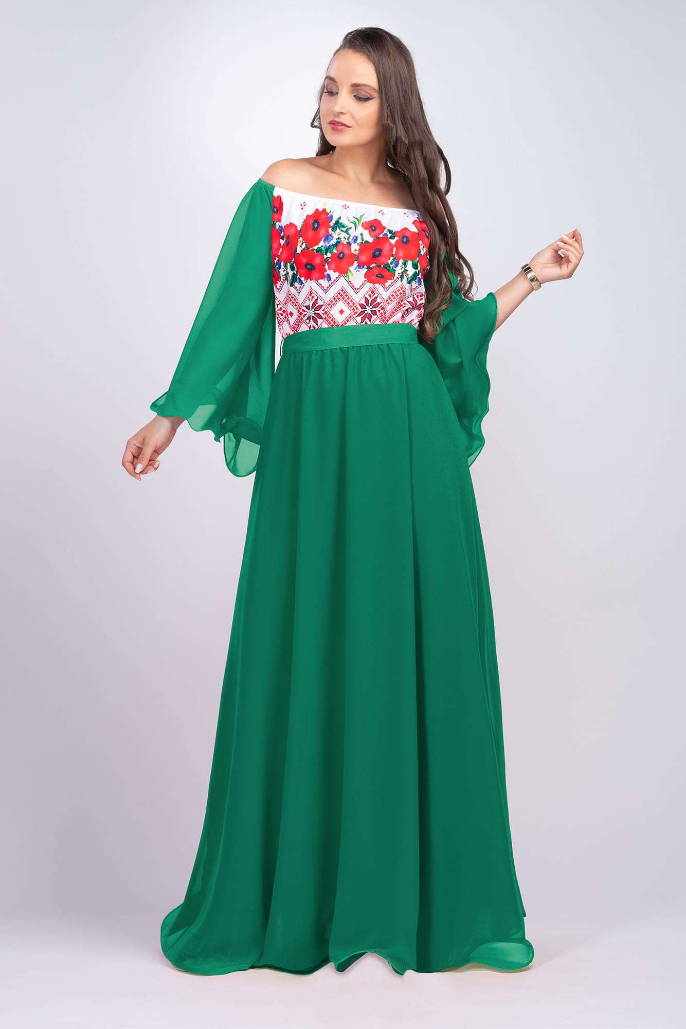 Rochie traditionala eleganta lunga verde cu maci rosii cu maneci clopot Salomeea