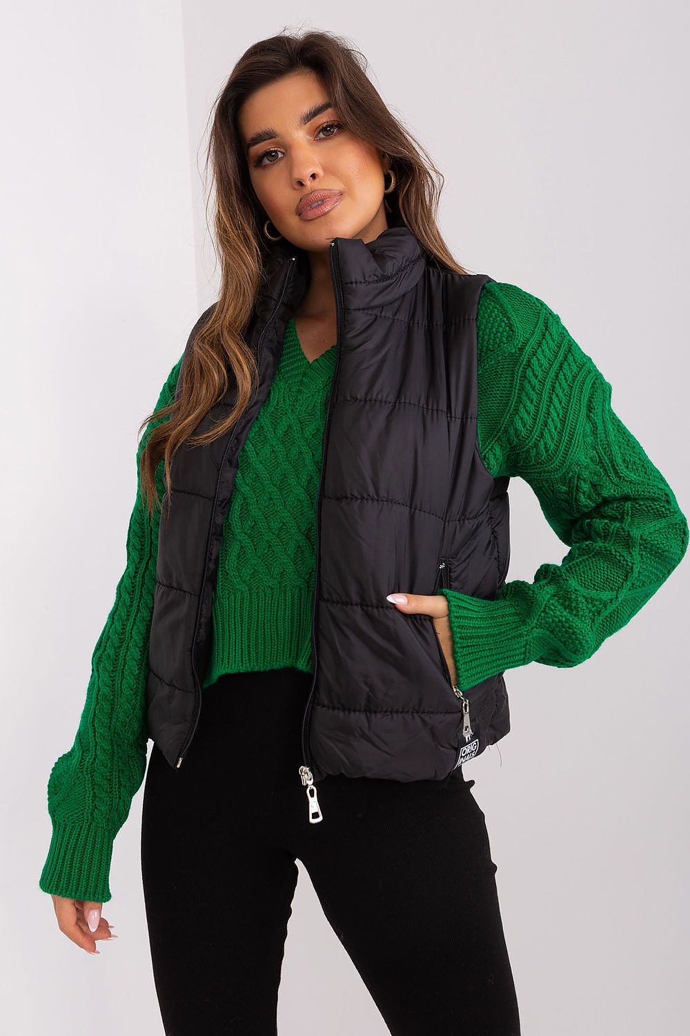 Vesta dama scurta, neagra, cu buzunare si guler inalt, Sonya