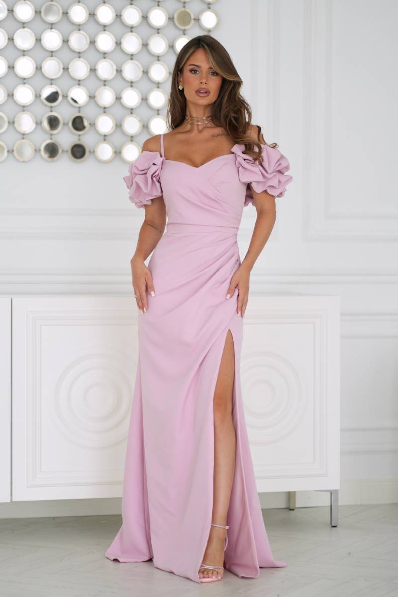 Rochie lunga roz pudra cu umerii goi si maneca 3D in stil spaniol Senorita