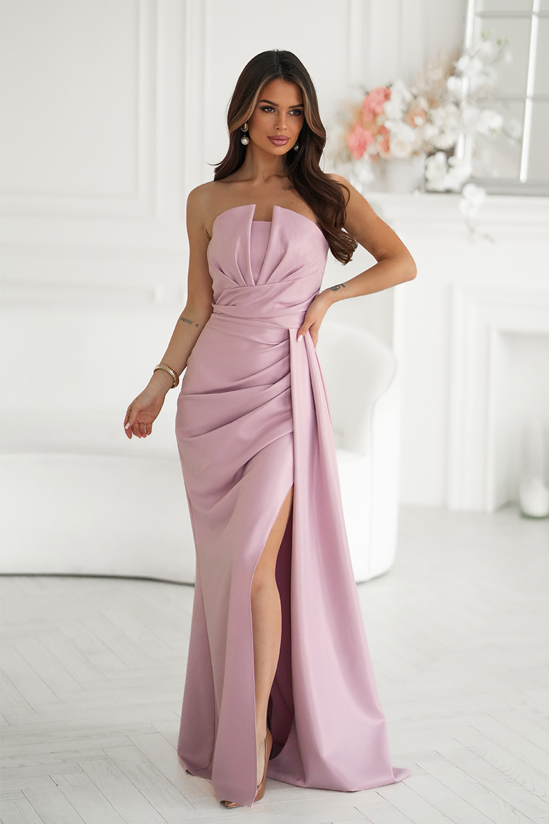 alina eremia si vunk   imbracati sau goi Rochie eleganta lunga roz pudra cu glitter mulata cu umeri goi Luxurious